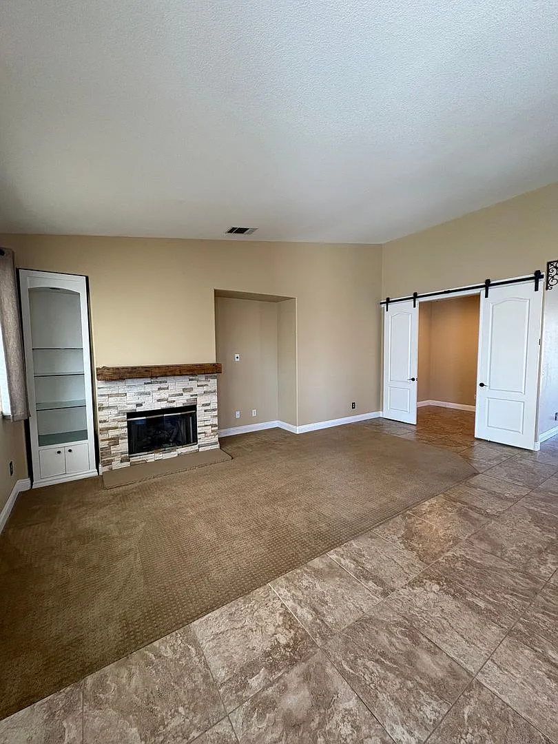 Desirable Murrieta 4 bedroom 2 bath 1 story home. — Photo 2