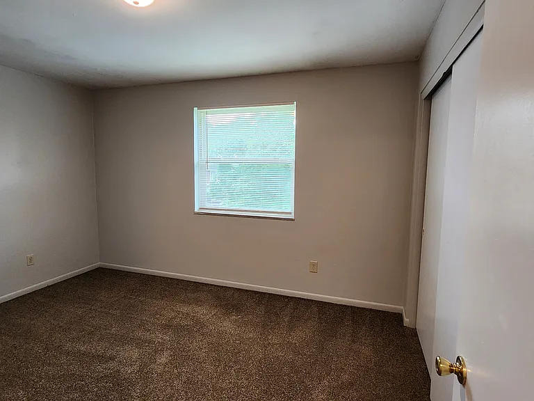 220 E. Lane Ave. — Photo 24