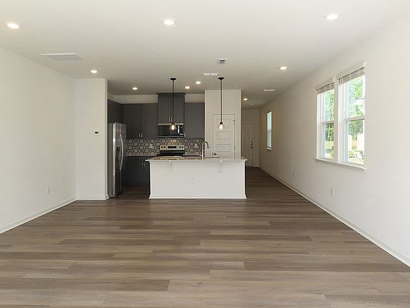 5th image of 2206 Rabbitbrush St
