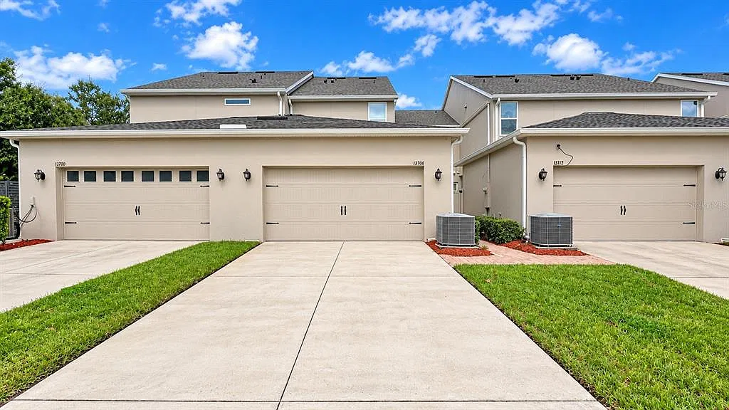3 bed, 2.5 bath, 1912 sqft, $2,700 — Photo 4
