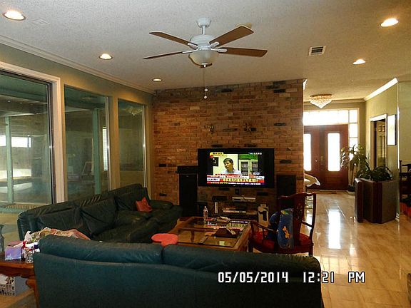 4th image of 427 Fox Briar Ln