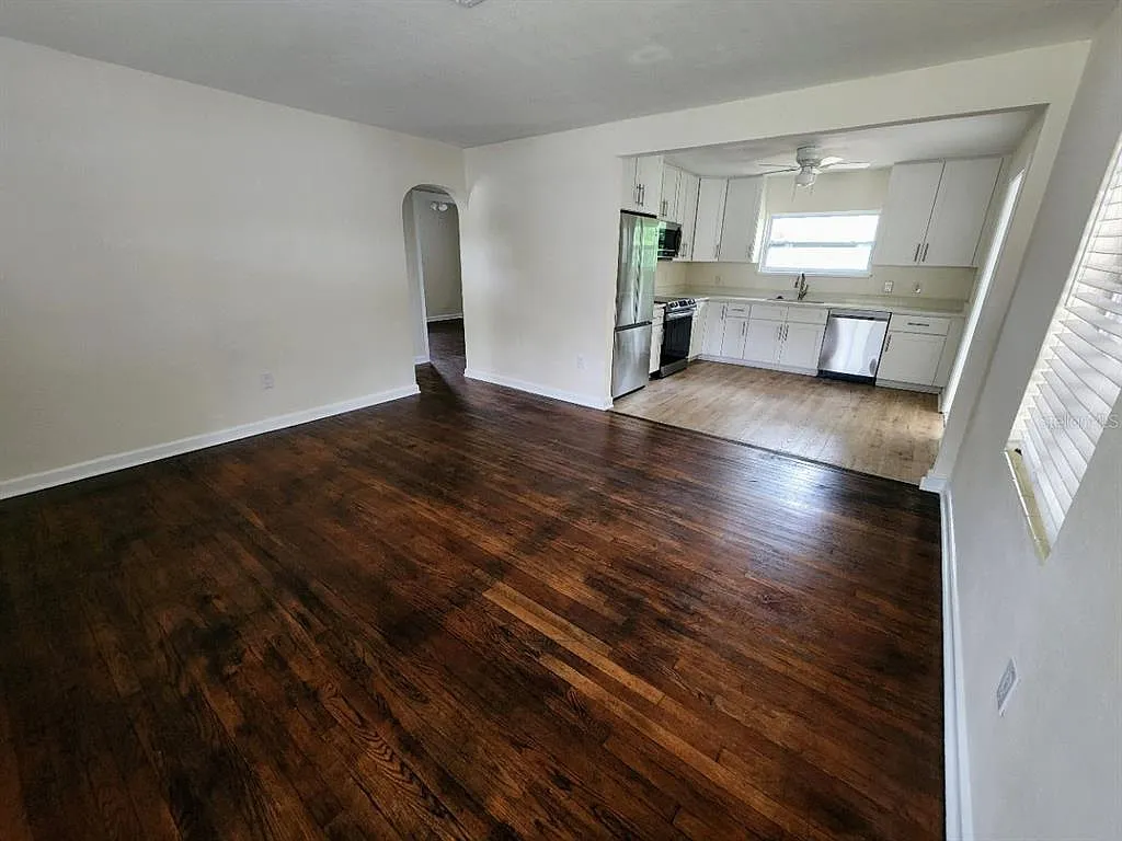 2 bed, 1.0 bath, 780 sqft, $1,800 — Photo 2