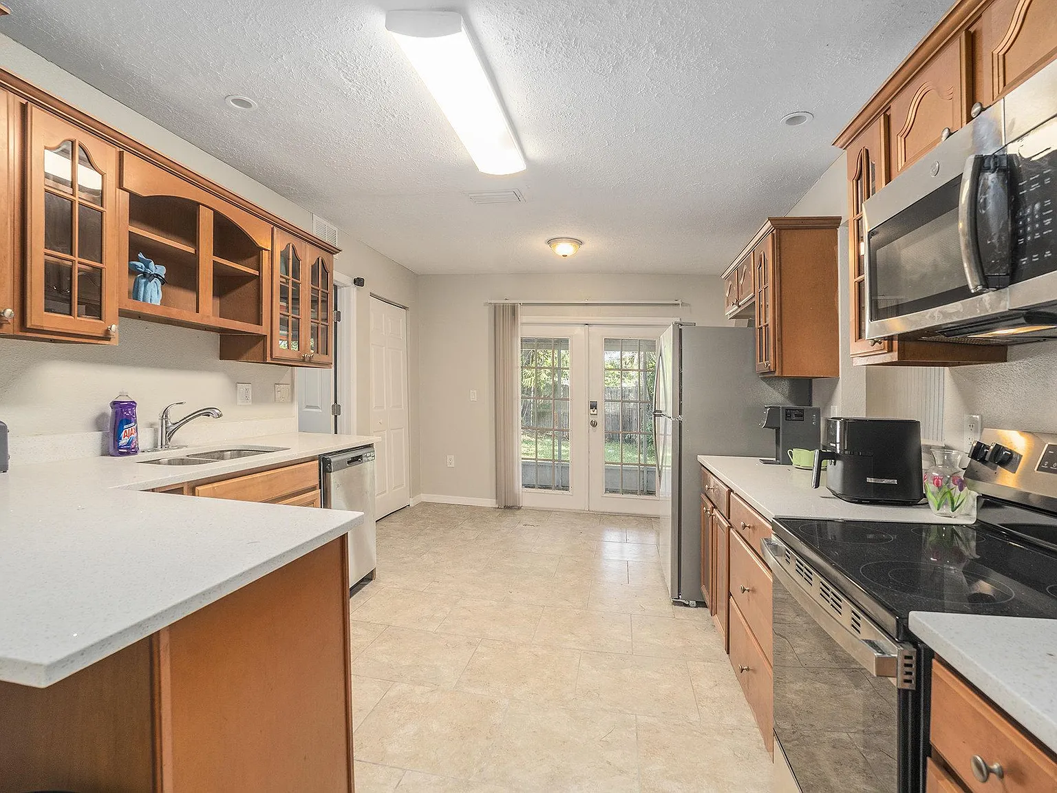 4 bed, 2.0 bath, 2264 sqft, $845 — Photo 4