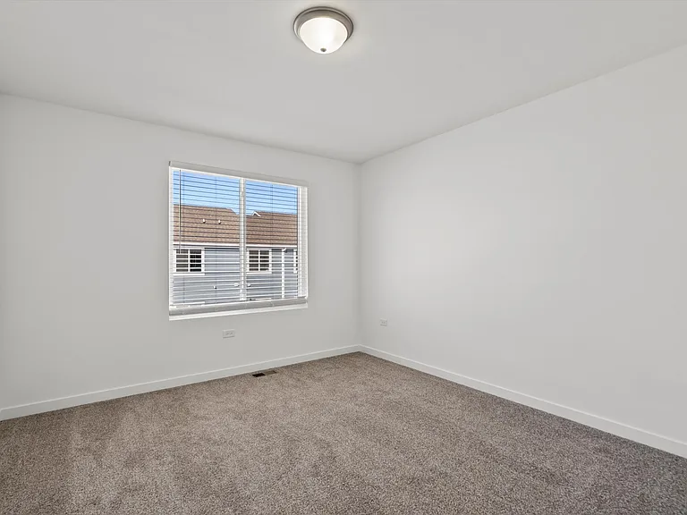 1057 Gillespie Ln — Photo 10