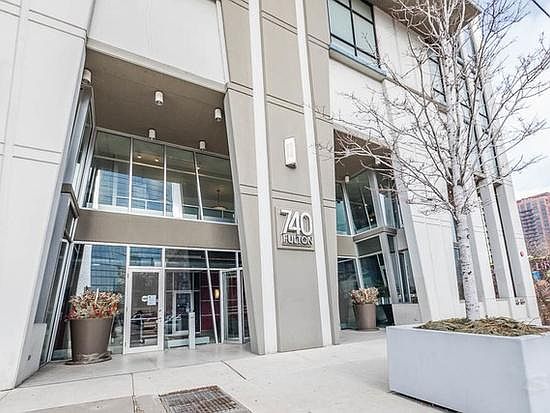 2nd image of 740 W Fulton St APT 601