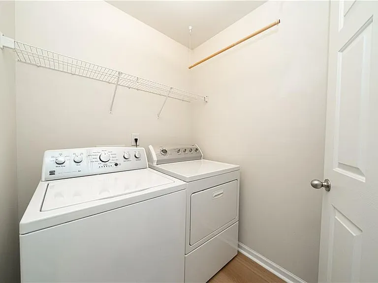 715 Moonlight Way — Photo 41
