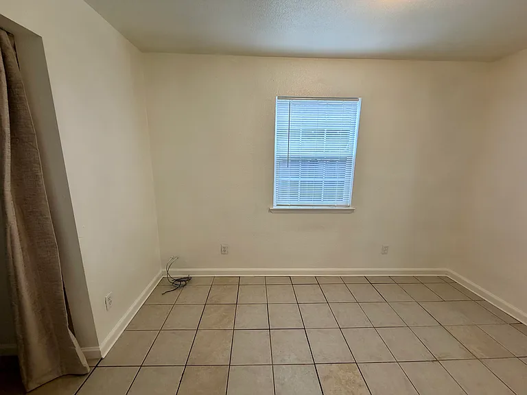 751 Angelus St — Photo 8