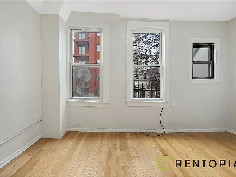 284 Powers St #2R — Photo 6