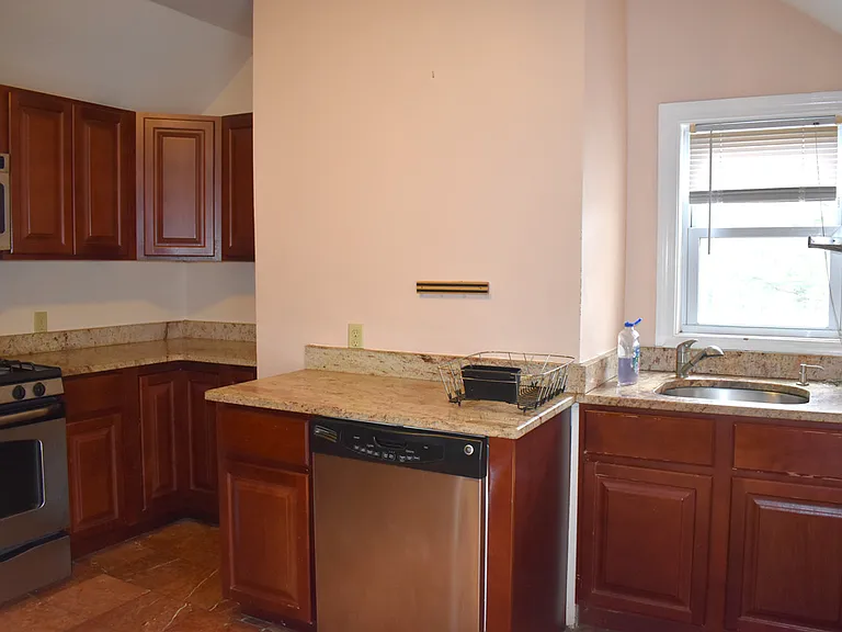 61 Hope St #23 — Photo 9