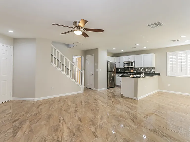 9327 Pyrope Ct — Photo 5