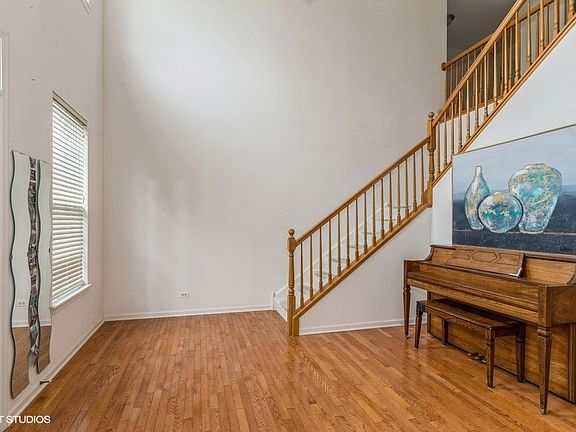 3rd image of 247 W Olmsted Ln