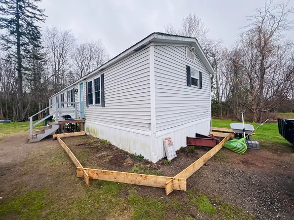 16 Pond Road, Searsport, ME 04974