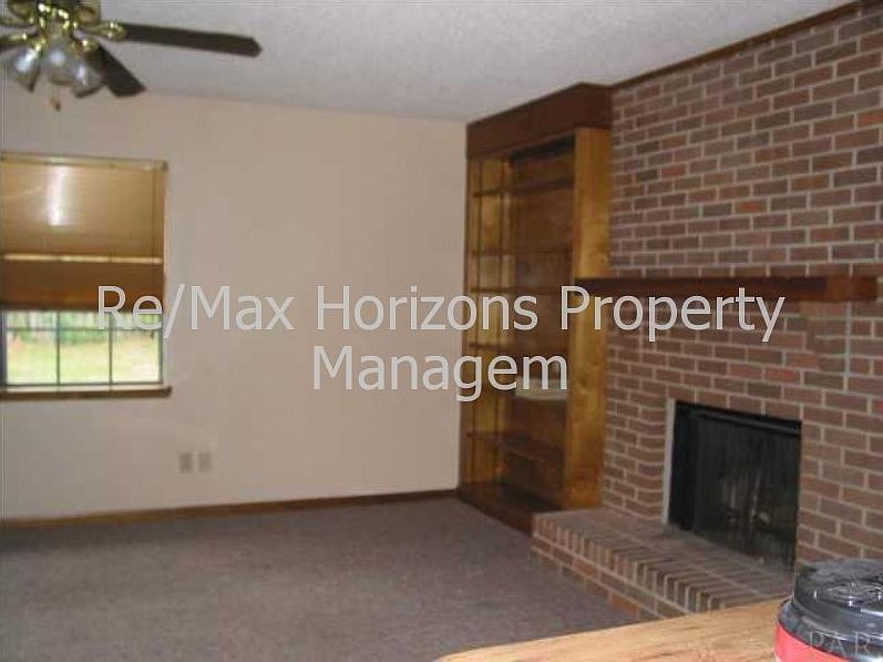 2nd image of 4640 Shannon Cir