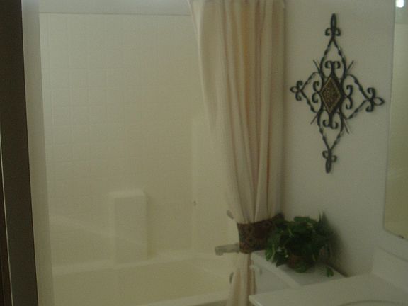 5th image of 6243 N 69th Avenue