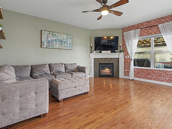 5th image of 3327 Mary Teal Ln