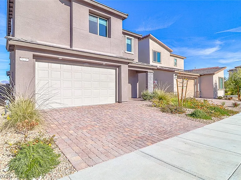 9220 Far Side Ave — Photo 3