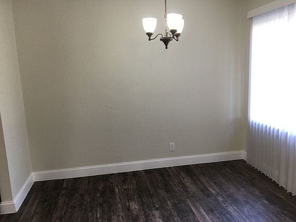 5th image of 1475 Park Circle Dr