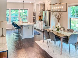 5713 10th Rd N, Arlington, VA 22205