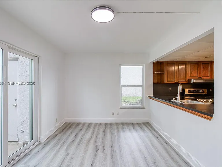 5259 SW 40th Ave #26 — Photo 6