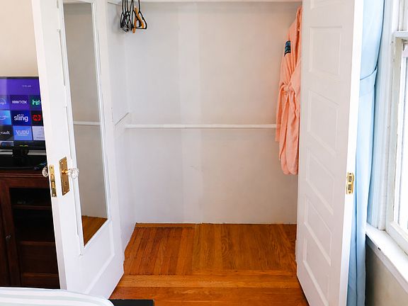 5th image of 126 Fillmore St #J