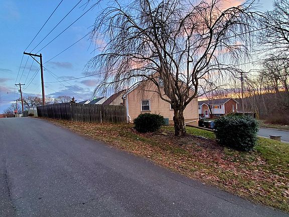 5th image of 111 Cloma Cir