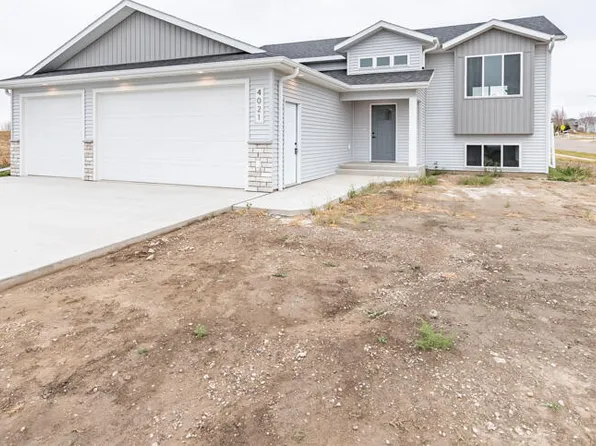 4021 Amari Loop NW, Mandan, ND 58554