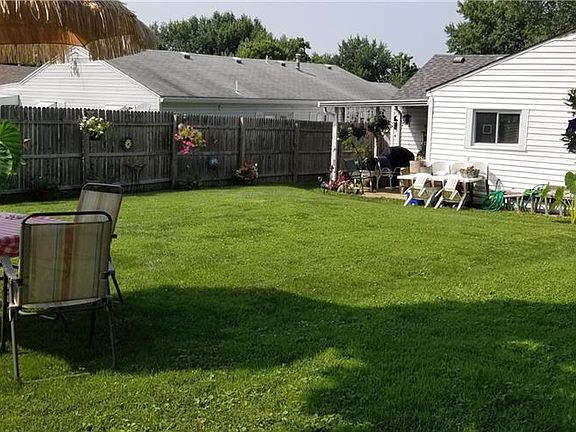 2nd image of 316 Vine St