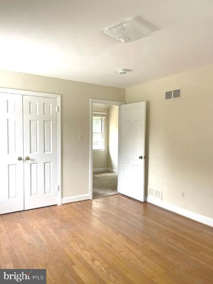 Charming Colonial In Kensington Close To Nih Joint Base Bethesda — Photo 3