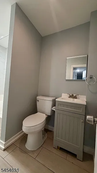 3 bed, 1.0 bath, $2,500 — Photo 4