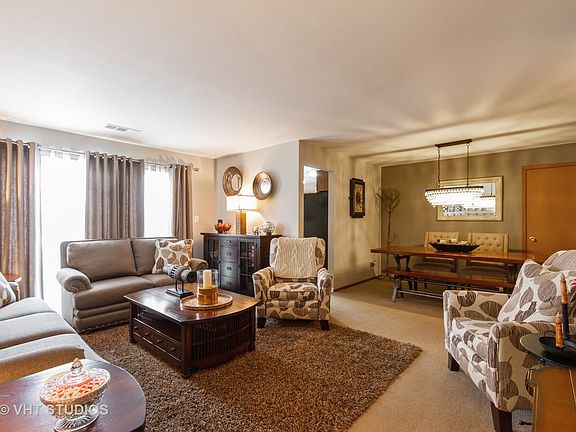 3rd image of 415 N Thornwood Dr #415