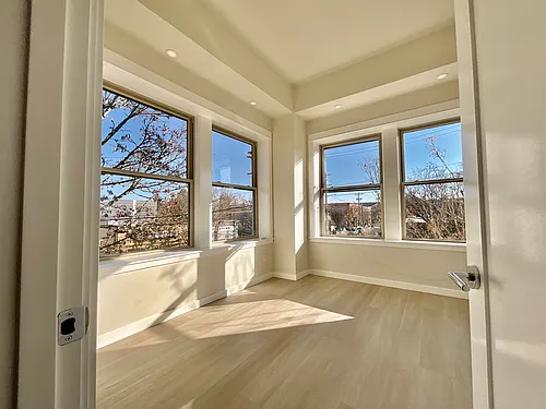 8928 N Lombard St #2 Photo 1