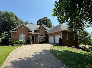 201 Oak Ridge Dr, Staunton, VA 24401