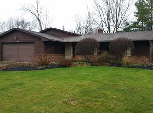 1895 Camberly Dr, Lyndhurst, OH