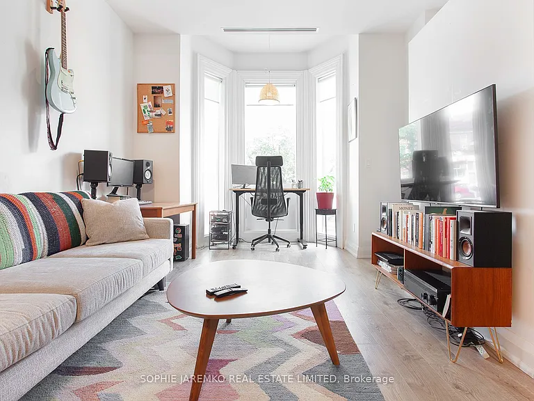 165 Carlton St #1 — Photo 4
