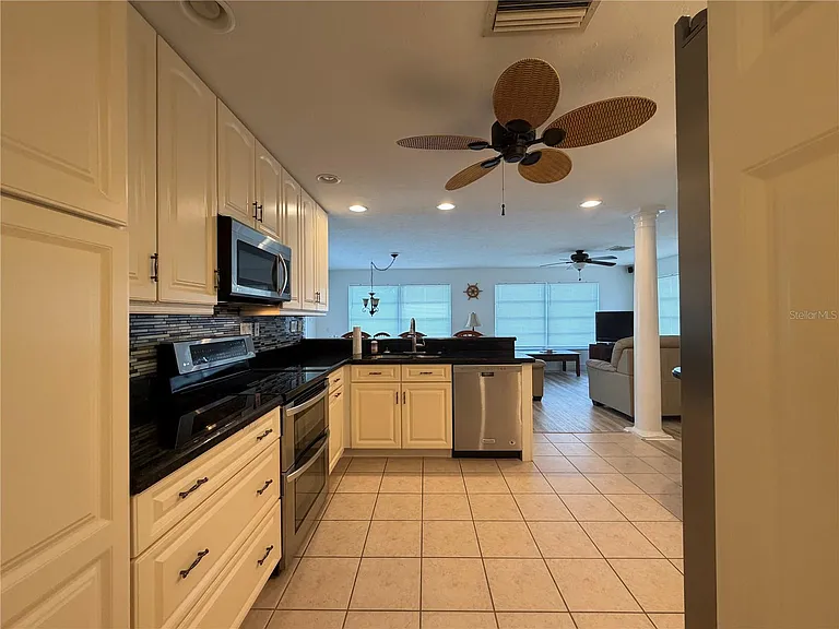 732 Santa Margerita Ln — Photo 10