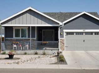940 Flicker St, Douglas, WY 82633