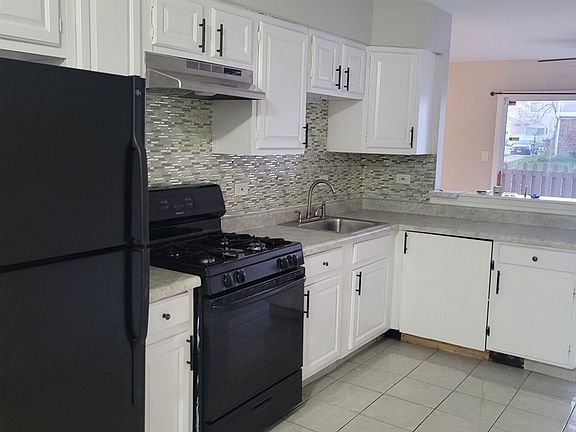 3rd image of 4506 Provincetown Dr