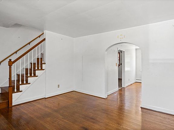 5th image of 1805 Crestview Rd