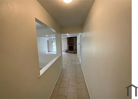 3 bed, 1602 sqft, $2,100 — Photo 3