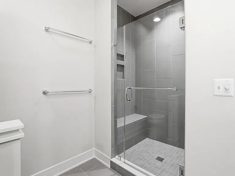 6924 Rockledge Dr — Photo 24