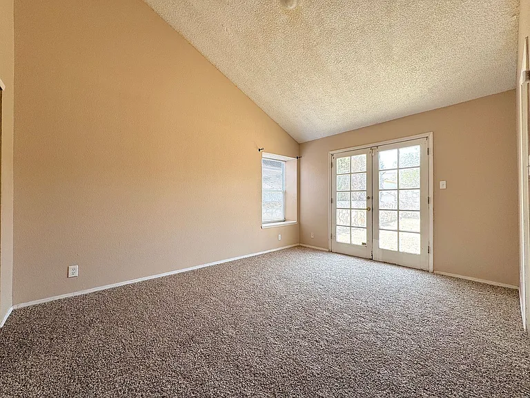 11073 Nathan Bay Dr — Photo 9
