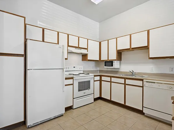 Fallbrook Ranch Apartments