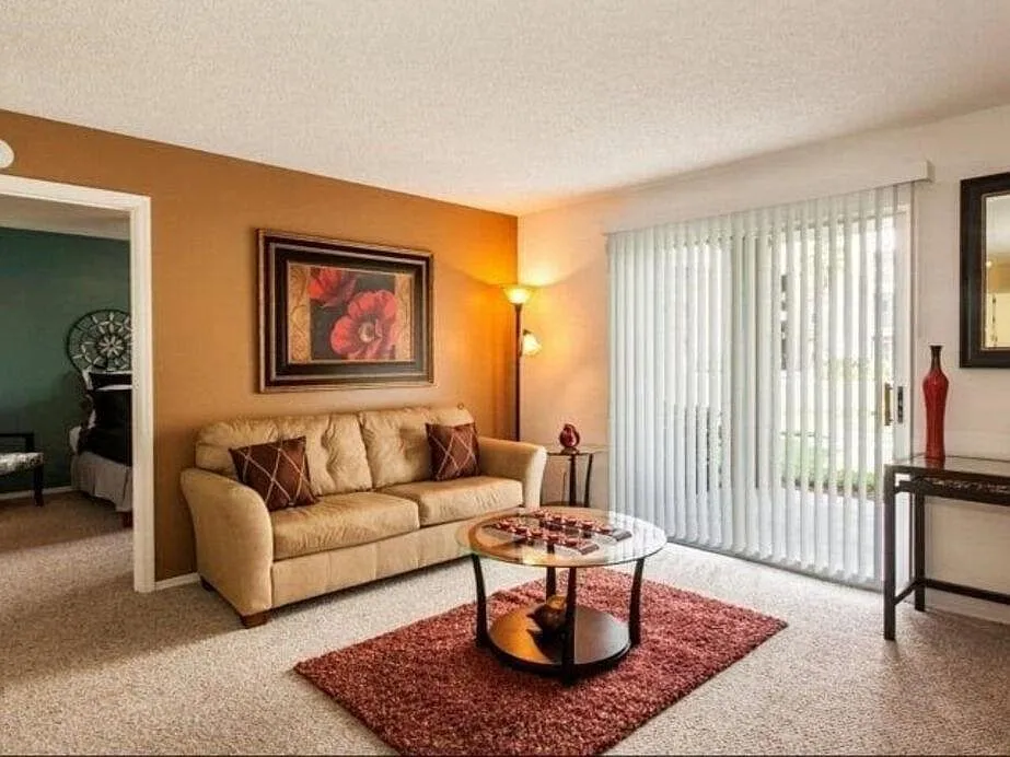 Reef Club Apartments — Photo 3