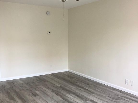 5th image of 2890 Leeward Ave #0