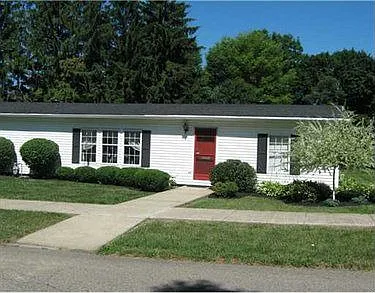 811 Superior St photo 1