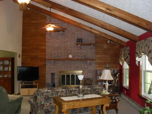 211 Roxbury Rd, Berlin, PA 15530