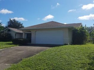 867 Blossom Dr, Sebastian, FL 32958