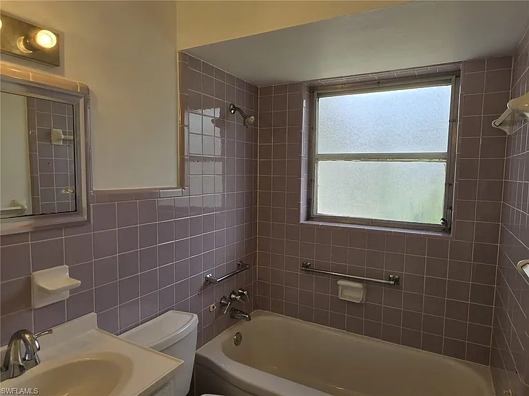 33 Broadway Cir — Photo 17