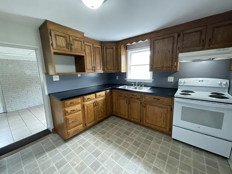 178 Mount Pleasant Rd — Photo 5