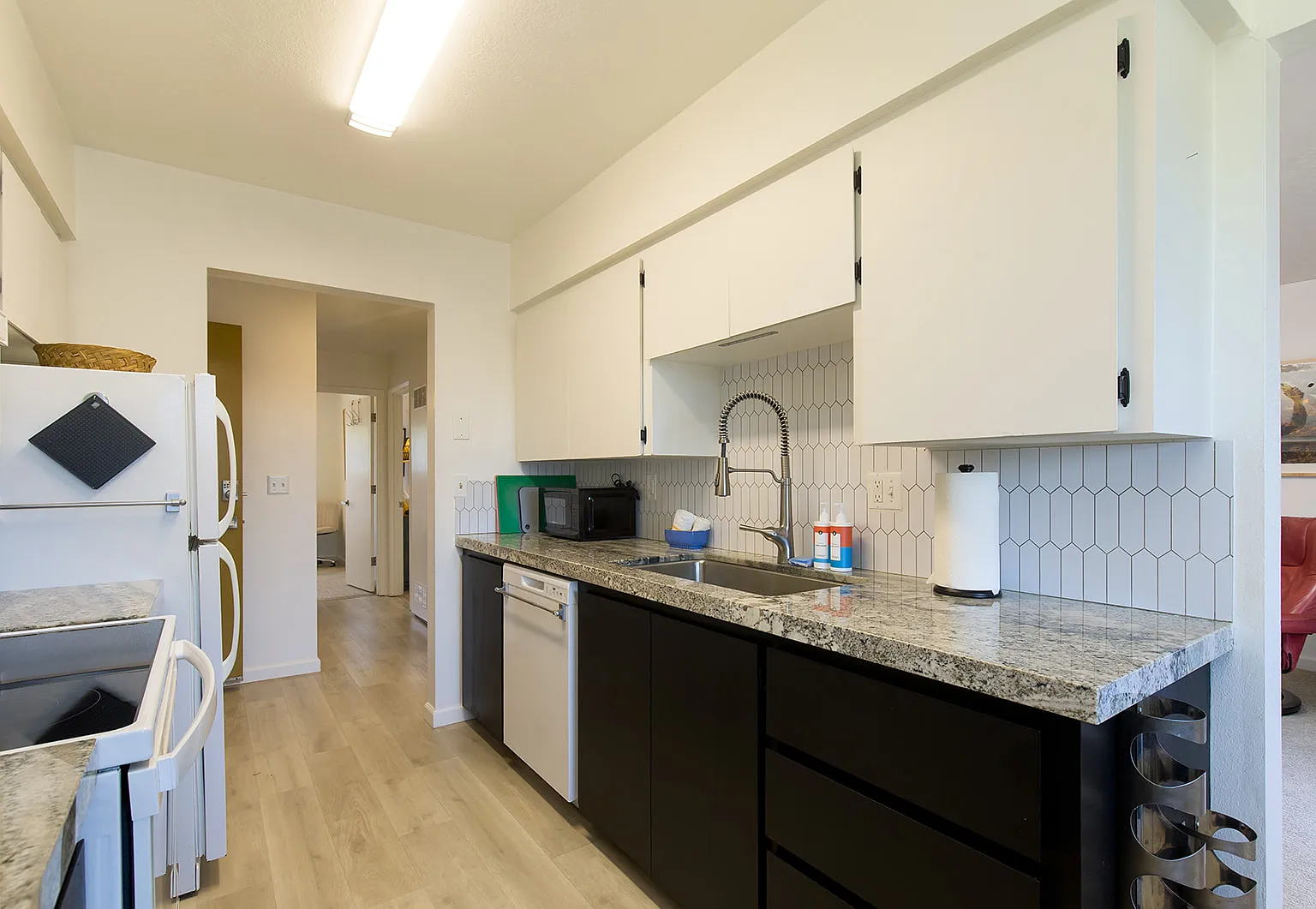 2 bed, 850 sqft, $2,150 — Photo 3